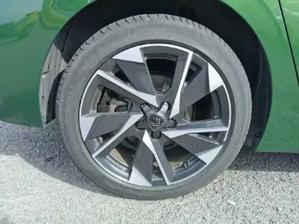 Photo 32 Peugeot 308  PureTech 130ch S&S EAT8