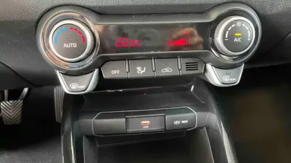 Photo 17 Kia Stonic  1.0 T-GDi 100 ch BVM6