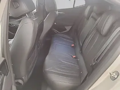 Photo 53 DS DS 4  PureTech 130 EAT8