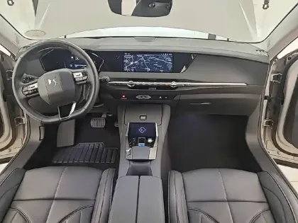 Photo 73 DS DS 4  PureTech 130 EAT8