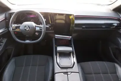 Photo 8 Renault Austral  E-Tech hybrid 200