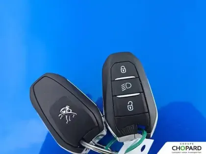 Photo 94 Peugeot 208  PureTech 100 S&S BVM6