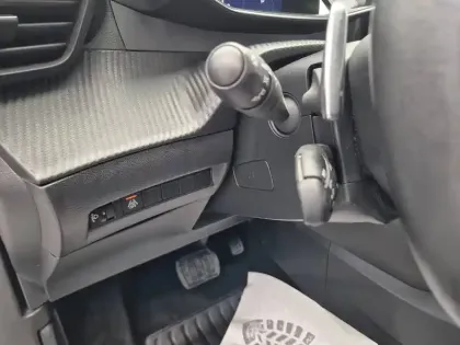 Photo 68 Peugeot 2008  PureTech 130 S&S EAT8