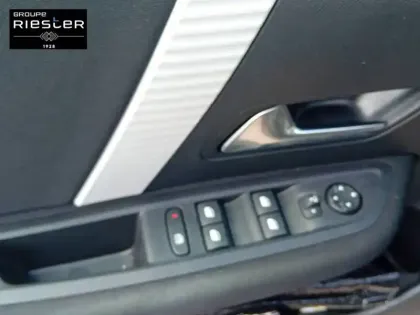 Photo 14 Citroën C4  Hybride 145 e-DCS6