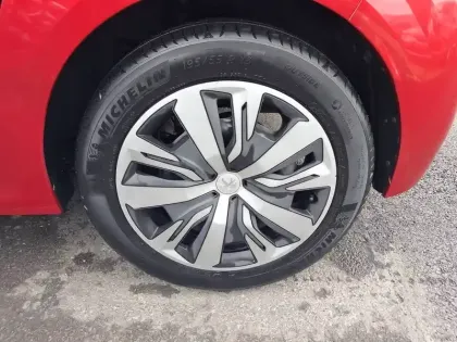 Photo 38 Peugeot 208  PureTech 75 S&S BVM5