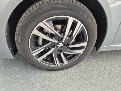 Photo 47 Peugeot 208  PureTech 100 S&S BVM6