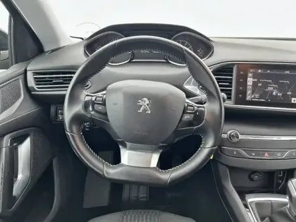 Photo 8 Peugeot 308  1.2 PureTech 110ch S&S BVM5