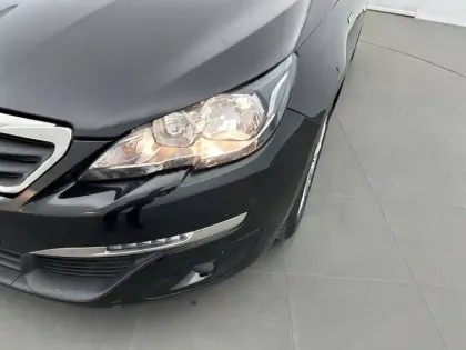 Photo 15 Peugeot 308  1.2 PureTech 110ch S&S BVM5