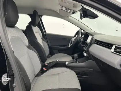 Photo 11 Renault Clio  E-Tech full hybrid 145 ch GSR2