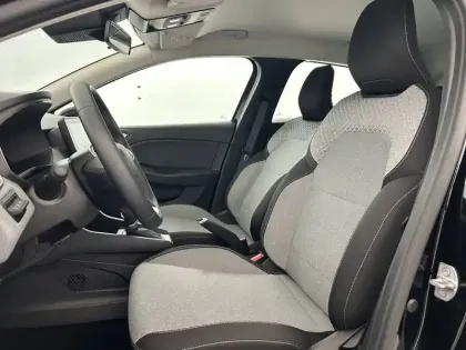 Photo 6 Renault Clio  E-Tech full hybrid 145 ch GSR2