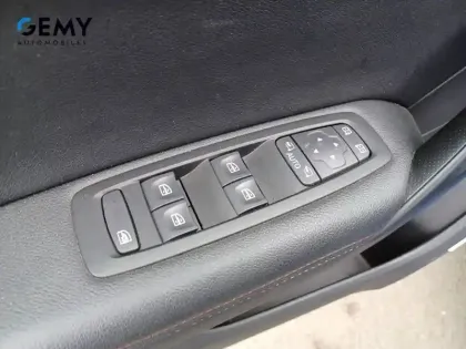 Photo 11 Renault Megane Mégane IV Estate TCe 140 EDC FAP - 21N