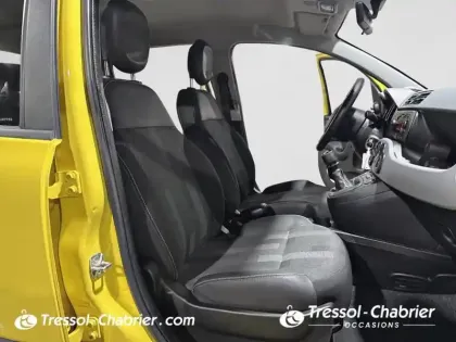 Photo 8 Fiat Panda Gén. III Ph1 NG City Cross 5
