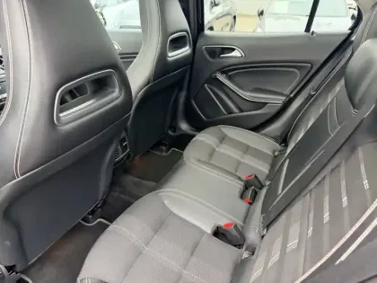 Photo 17 Mercedes GLA 200 d 4MATIC Sensation