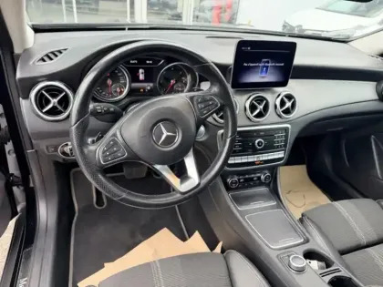 Photo 14 Mercedes GLA 200 d 4MATIC Sensation