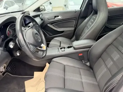 Photo 16 Mercedes GLA 200 d 4MATIC Sensation