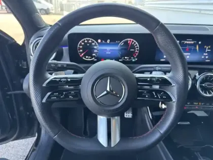 Photo 18 Mercedes Classe A Gén. IV (W177) Ph2 AMG Line 5