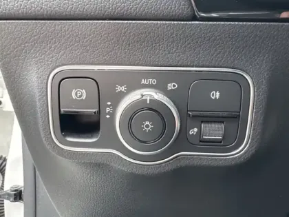 Photo 16 Mercedes GLA 180 AMG Line