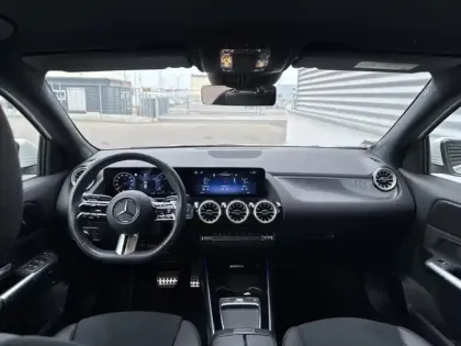 Photo 9 Mercedes GLA 180 AMG Line