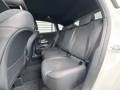 Photo 13 Mercedes GLA 180 AMG Line