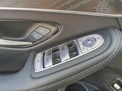 Photo 13 Mercedes Classe GLC 220 D 4MATIC 194 ch 9G-tronic 