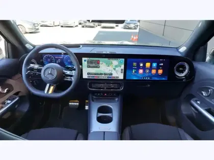 Photo 10 Mercedes GLB 250+ 