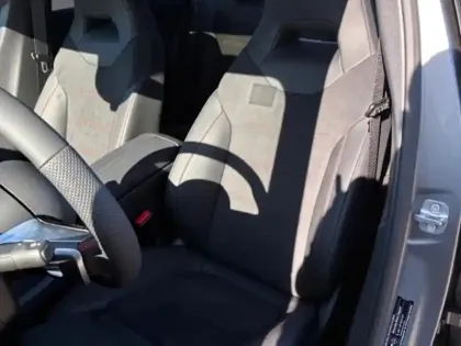 Photo 10 Mercedes Classe A 200 d Edition 140