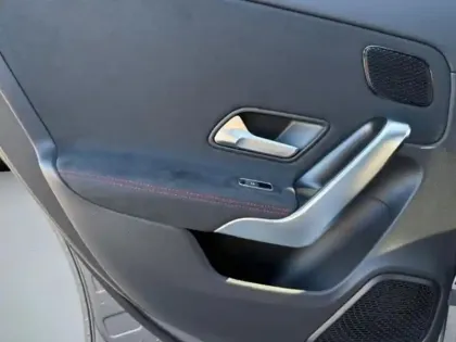 Photo 15 Mercedes Classe A 200 d Edition 140