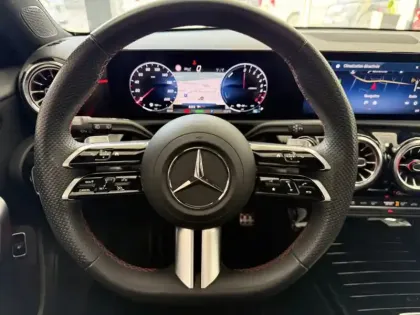 Photo 14 Mercedes Classe A 250 e Hybrid EQ AMG Line