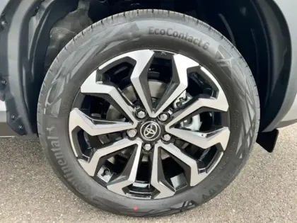 Photo 8 Toyota Yaris Hybride 130H 2WD DESIGN PACK CARGO