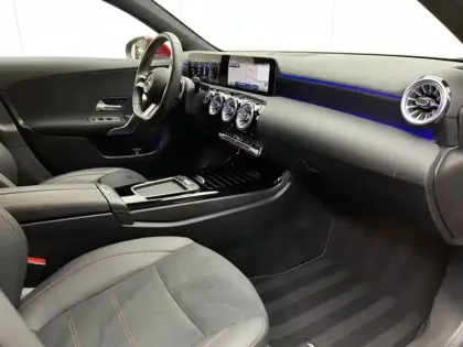 Photo 14 Mercedes Classe A 180 d AMG Line