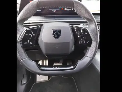 Photo 43 Peugeot 3008 Hybrid 136 e-DCS6 GT 5p