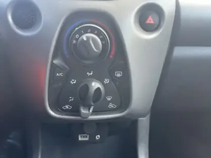 Photo 16 Toyota Aygo 1.0 VVT-i x-play