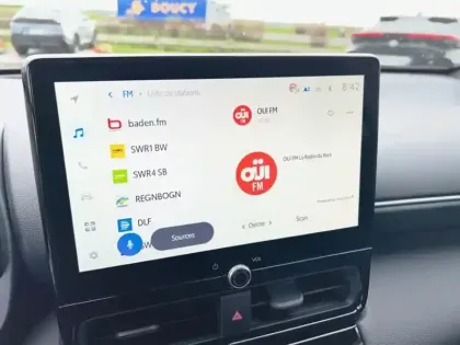 Photo 12 Toyota Yaris Hybride 130H 2WD DESIGN PACK CARGO C