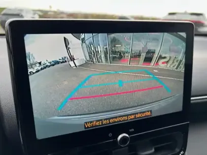 Photo 13 Toyota Yaris Hybride 130H 2WD DESIGN PACK CARGO C