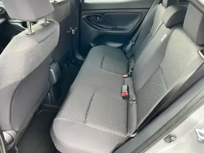 Photo 16 Toyota Yaris Hybride 130H 2WD DESIGN PACK CARGO C