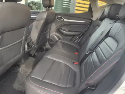 Photo 9 Mg ZS Luxury 1.0 111 ch