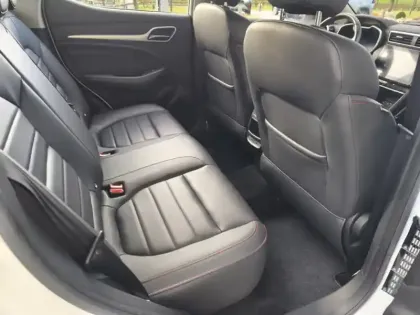 Photo 10 Mg ZS Luxury 1.0 111 ch