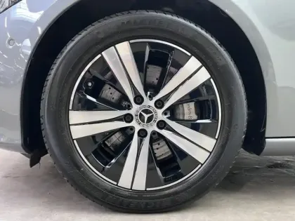 Photo 8 Mercedes Classe C Berline 300 e Hybrid EQ Avantgarde Line