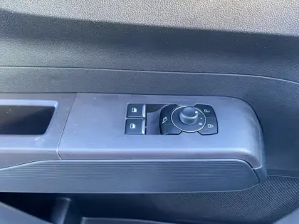 Photo 5 Ford Transit Courier Gén. II Ph1 Limited 2