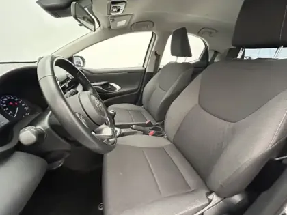 Photo 17 Toyota Yaris 70 VVT-i Dynamic