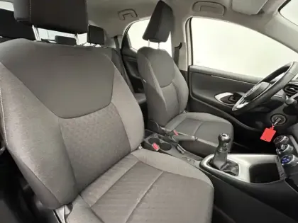 Photo 20 Toyota Yaris 70 VVT-i Dynamic