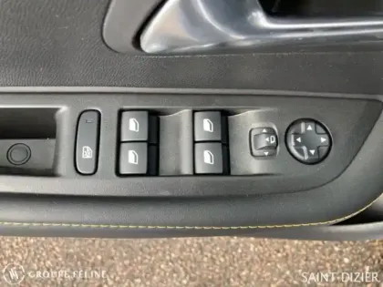 Photo 12 Peugeot 208 Gén. II Ph1 NG Roadtrip 5