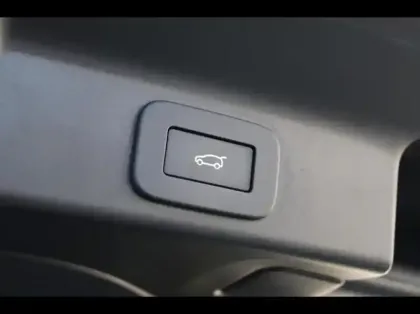 Photo 11 Jaguar F-Pace Gén. I (X761) Ph2 SVR 5