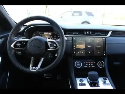 Photo 14 Jaguar F-Pace Gén. I (X761) Ph2 SVR 5