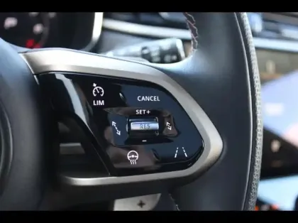 Photo 13 Jaguar F-Pace Gén. I (X761) Ph2 SVR 5