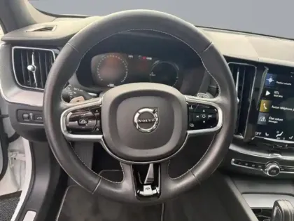 Photo 11 Volvo Xc60 Gén. II Ph2 R-Design 5