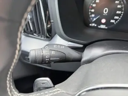 Photo 14 Volvo Xc60 Gén. II Ph2 R-Design 5