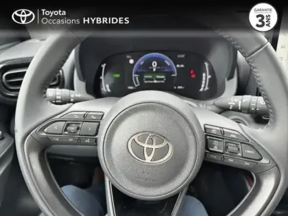 Photo 27 Toyota Yaris  116h Design 5p MC24