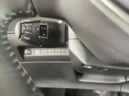 Photo 12 Peugeot 2008 Gén. II Ph1 NG Allure 5