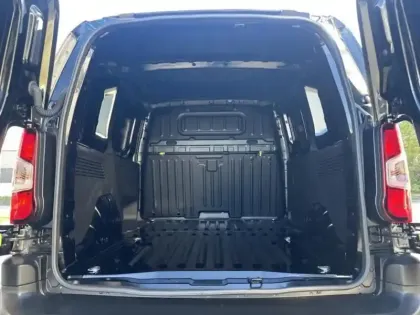Photo 12 Opel Combo  Cargo M Diesel 130ch automatique Pack Premium Connect